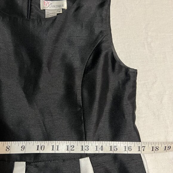 EY Boutique Women's Black White Striped Sleeveless Fit & Flare Dress Size 8 - Picture 7 of 9